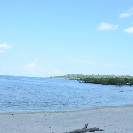 Coconhuts Beach Resort Lakshmanpur Esterno foto