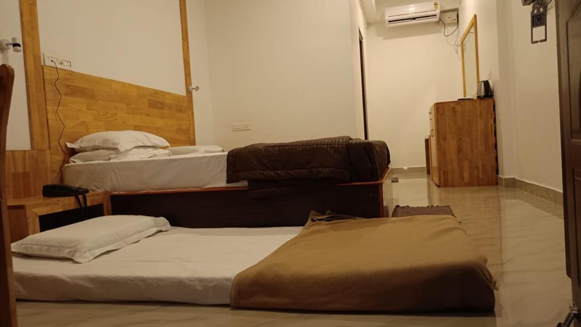 Coconhuts Beach Resort Lakshmanpur Esterno foto