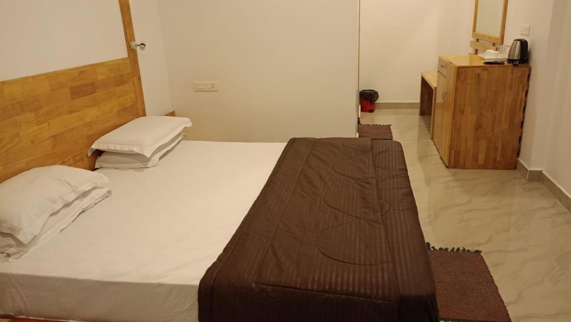 Coconhuts Beach Resort Lakshmanpur Esterno foto