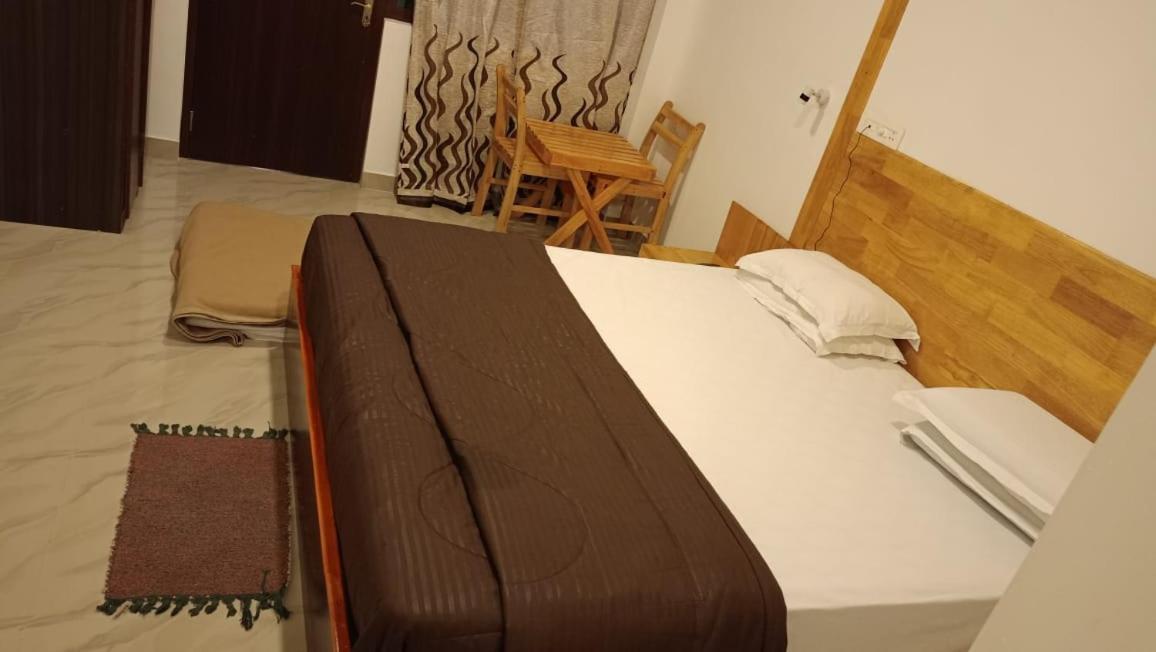 Coconhuts Beach Resort Lakshmanpur Esterno foto