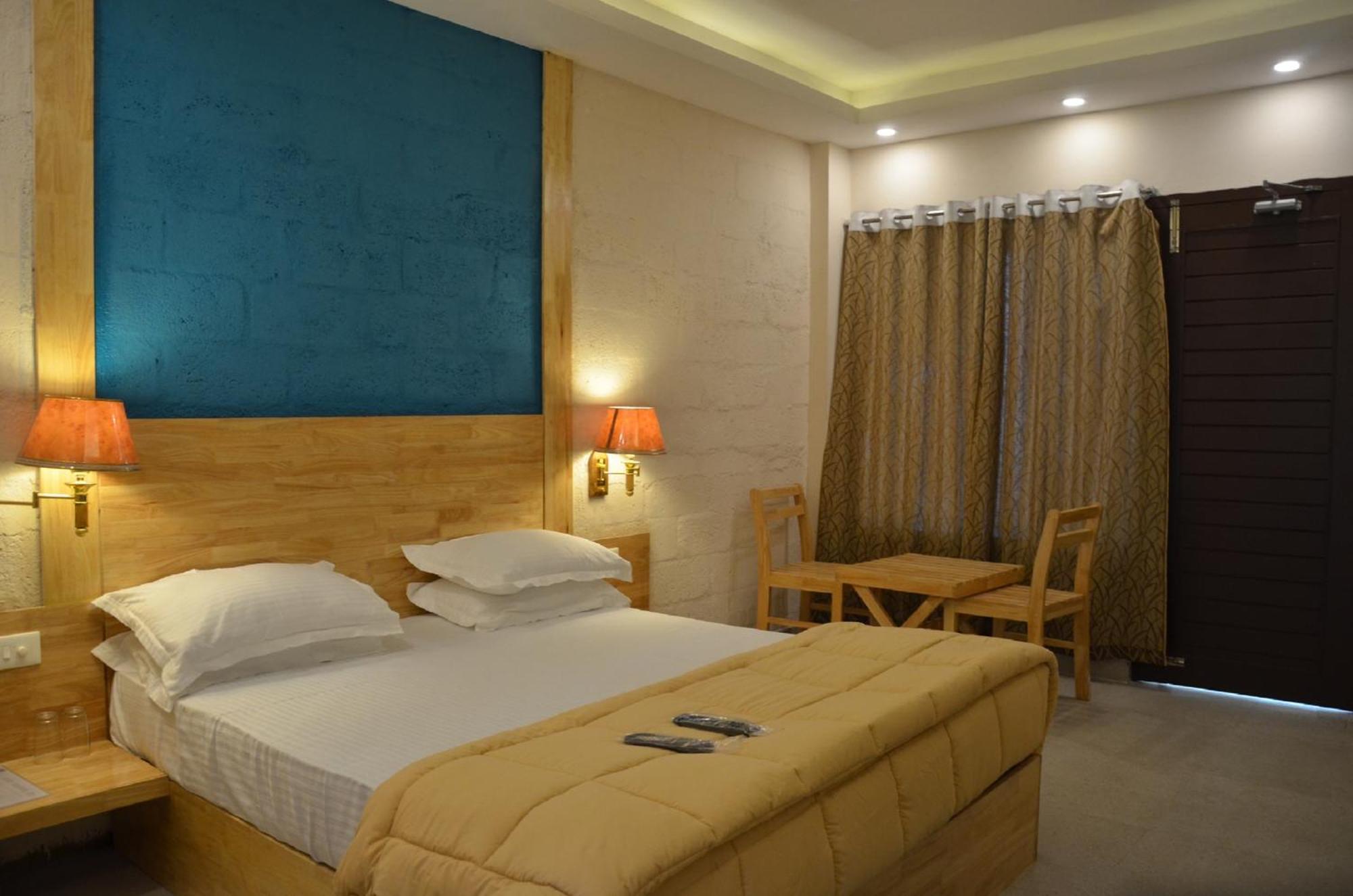 Coconhuts Beach Resort Lakshmanpur Esterno foto
