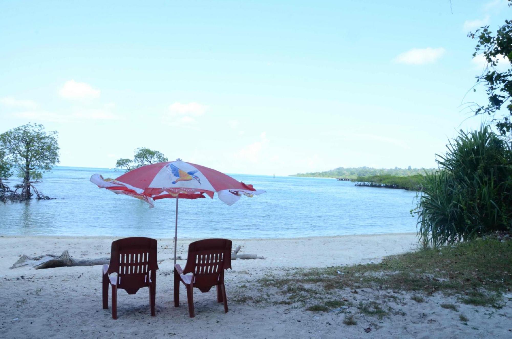 Coconhuts Beach Resort Lakshmanpur Esterno foto