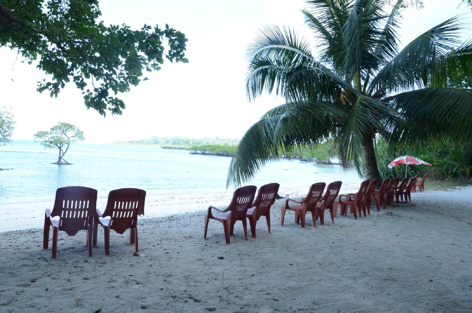Coconhuts Beach Resort Lakshmanpur Esterno foto