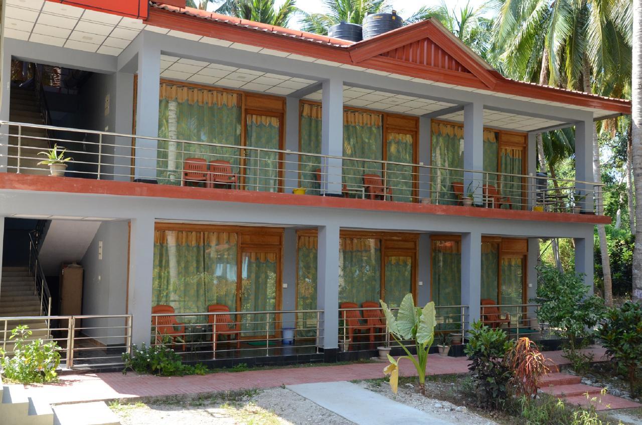 Coconhuts Beach Resort Lakshmanpur Esterno foto
