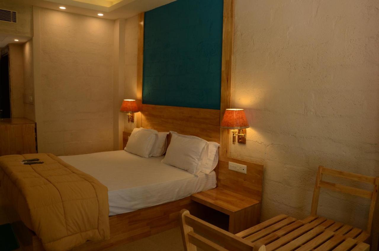 Coconhuts Beach Resort Lakshmanpur Esterno foto
